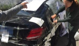 爆料奔驰自燃事件视频在线观看,惊心动魄！奔驰自燃事件视频全程回顾